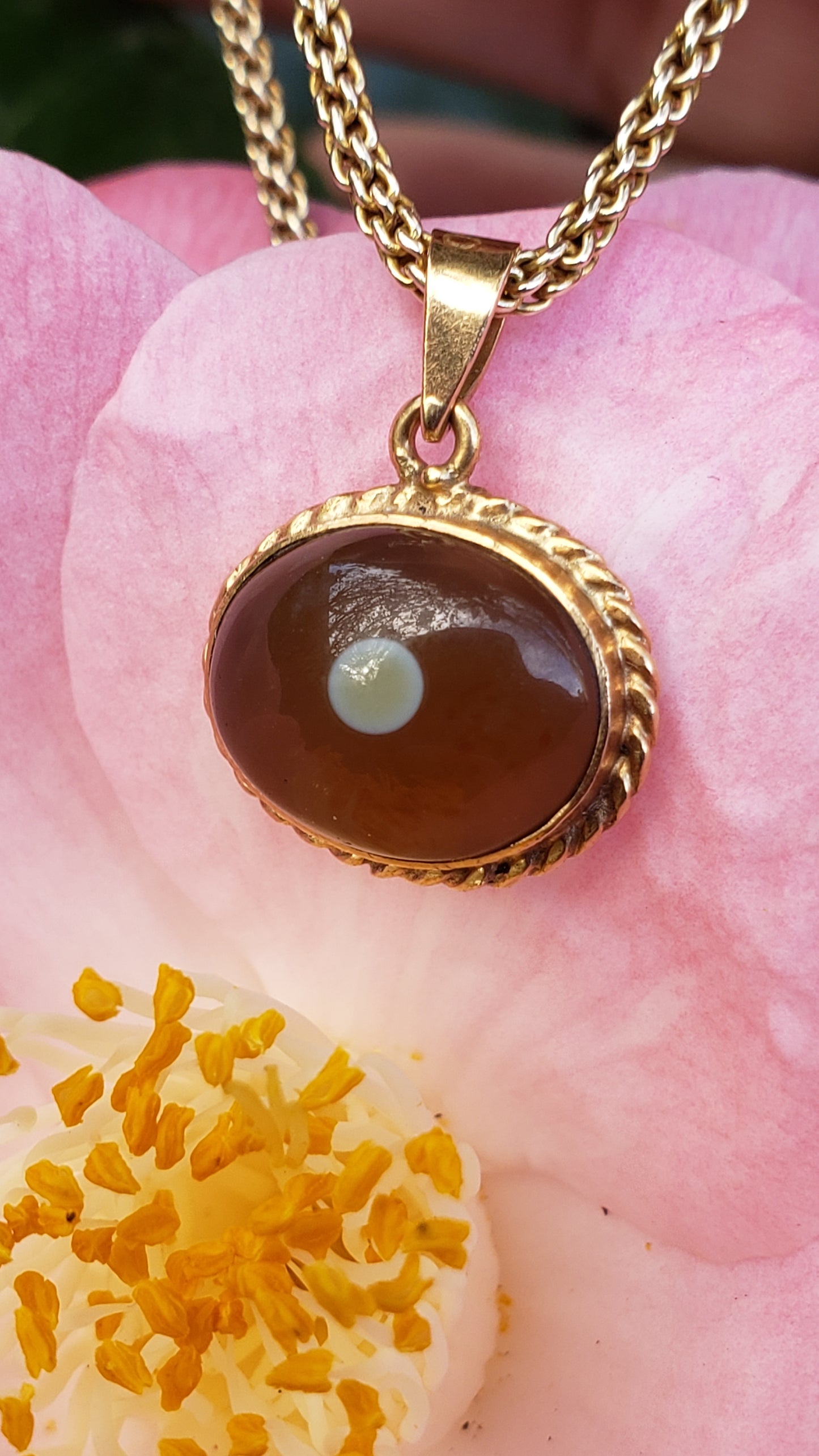 18K Yellow Gold Agate Pendant