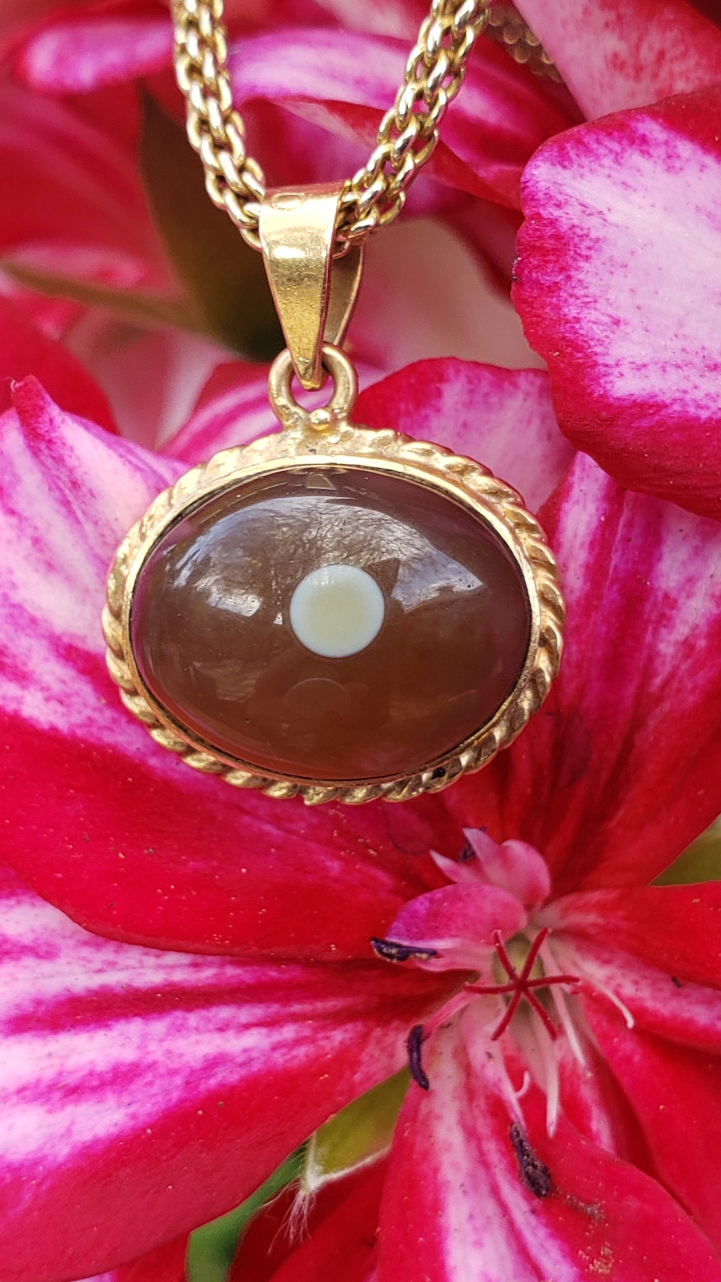 18K Yellow Gold Agate Pendant