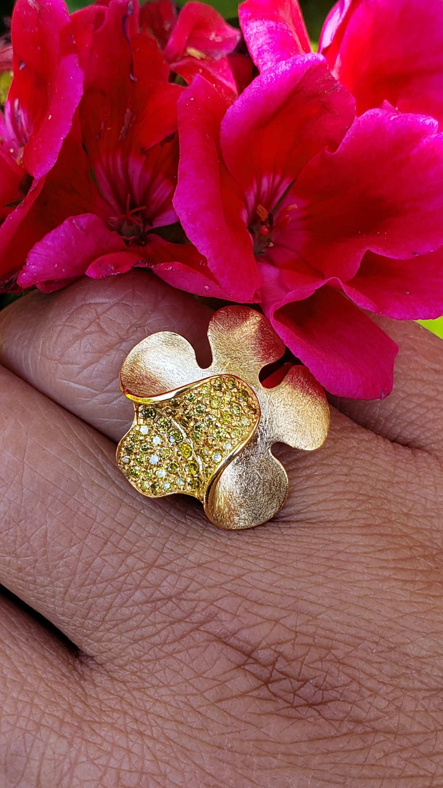 18K Yellow Gold with Yellow Diamonds Flower Ring, Satin Finish Gold
