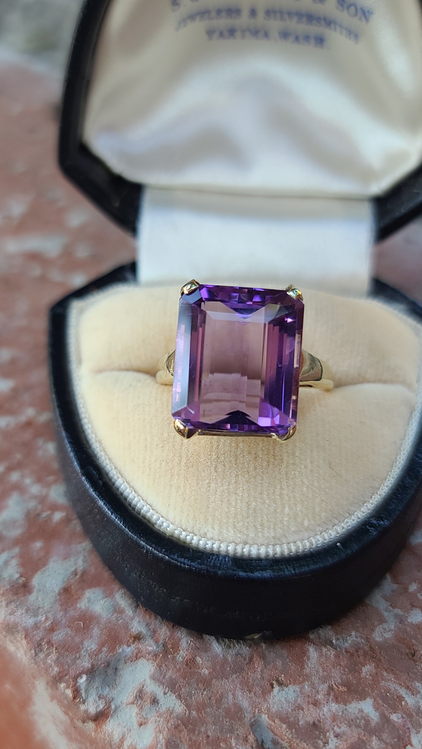 Vintage Estate Amethyst Solitaire Ring, 10K Yellow Gold, size 6.25