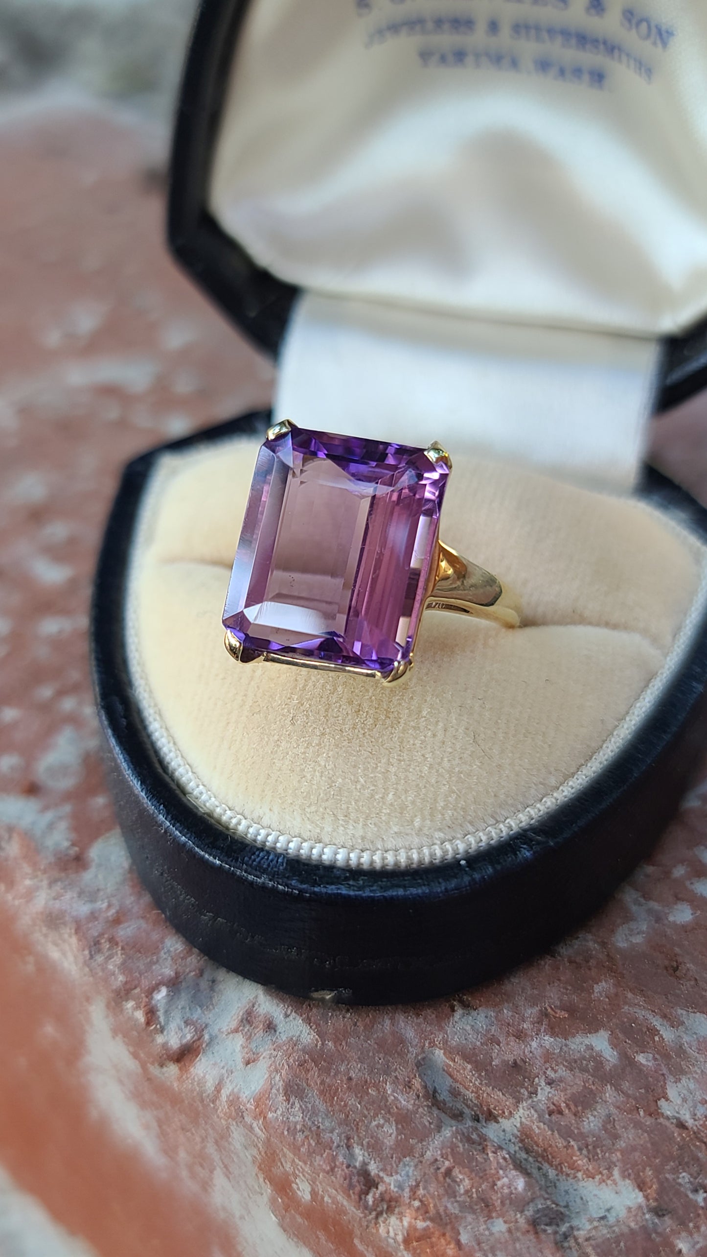 Vintage Estate Amethyst Solitaire Ring, 10K Yellow Gold, size 6.25