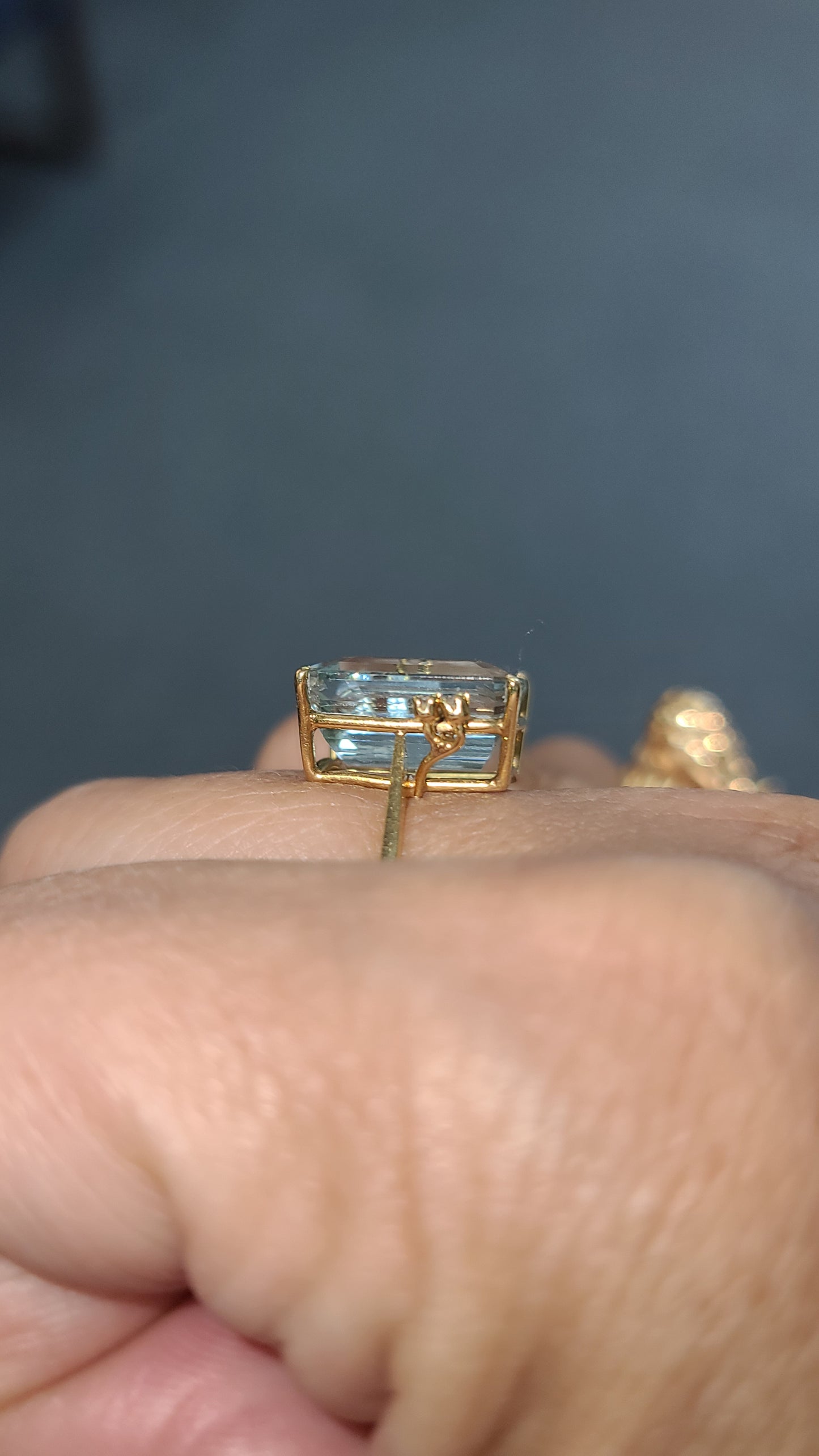 Vintage 18K Yellow Gold Aquamarine Ring, size 8 with adjustable ring sizer