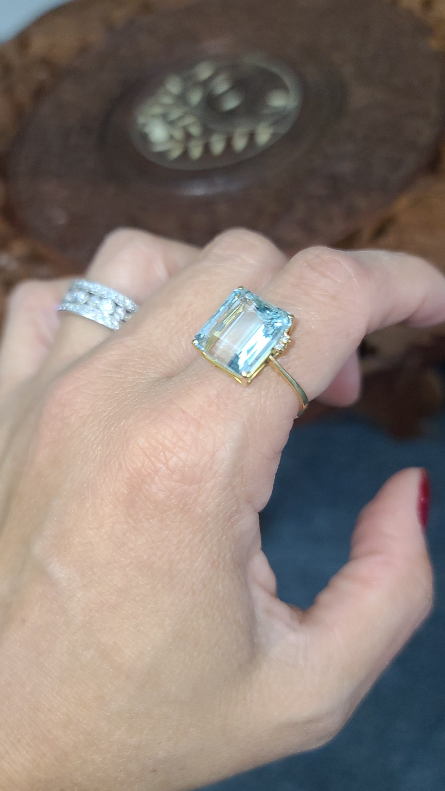 Vintage 18K Yellow Gold Aquamarine Ring, size 8 with adjustable ring sizer