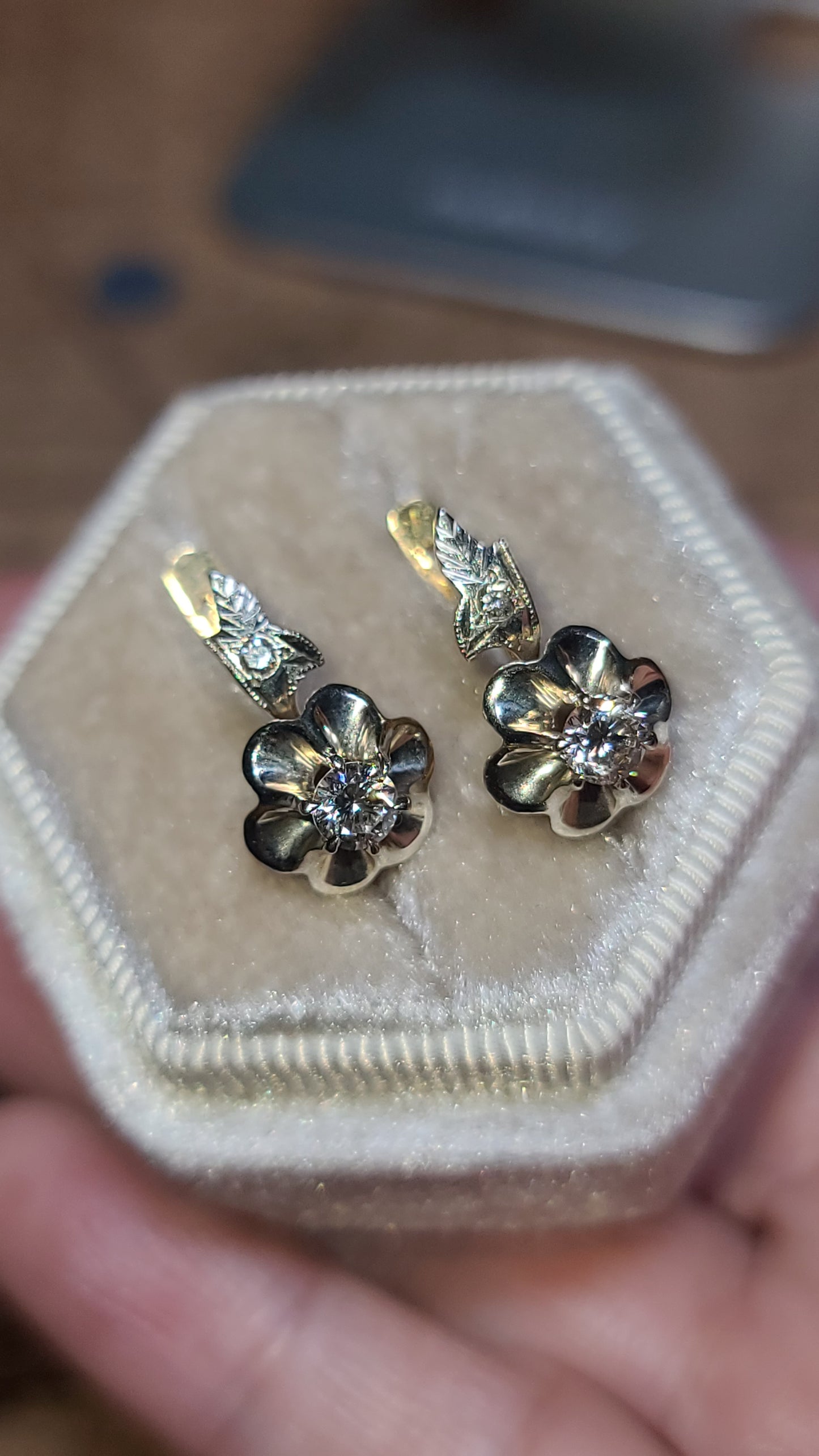 18K Yellow Gold Vintage Buttercup Diamond Earrings