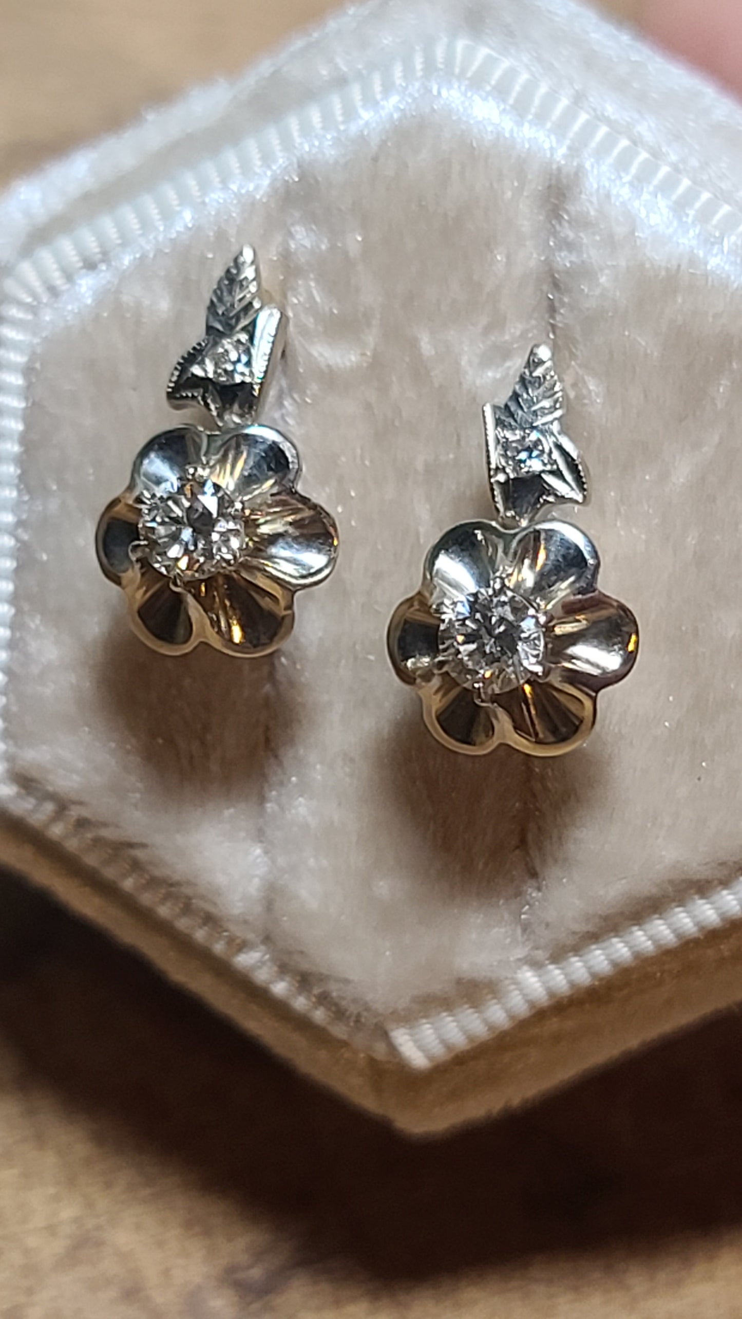 18K Yellow Gold Vintage Buttercup Diamond Earrings