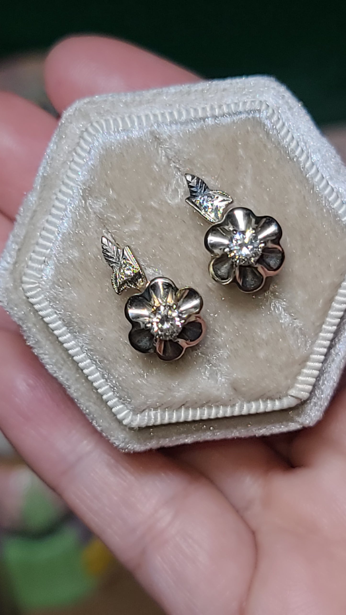 18K Yellow Gold Vintage Buttercup Diamond Earrings