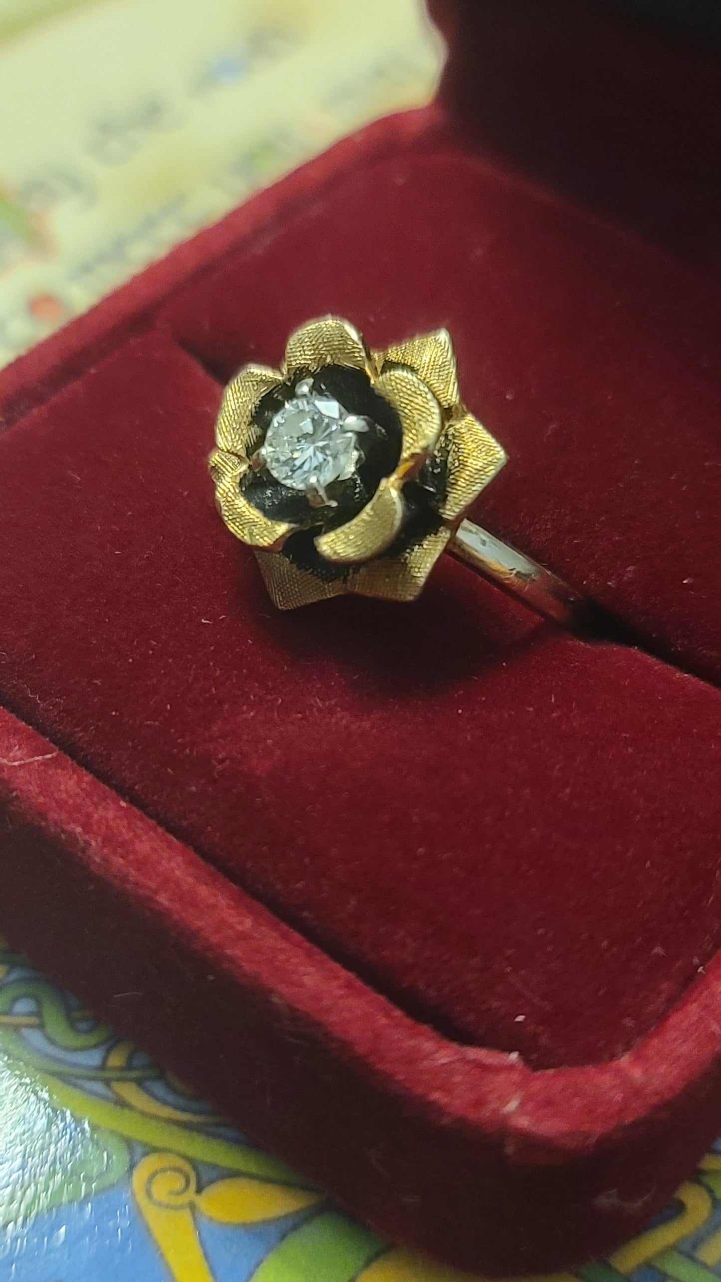 14K Yellow Gold and Diamond Flower Ring, size 5.5 US