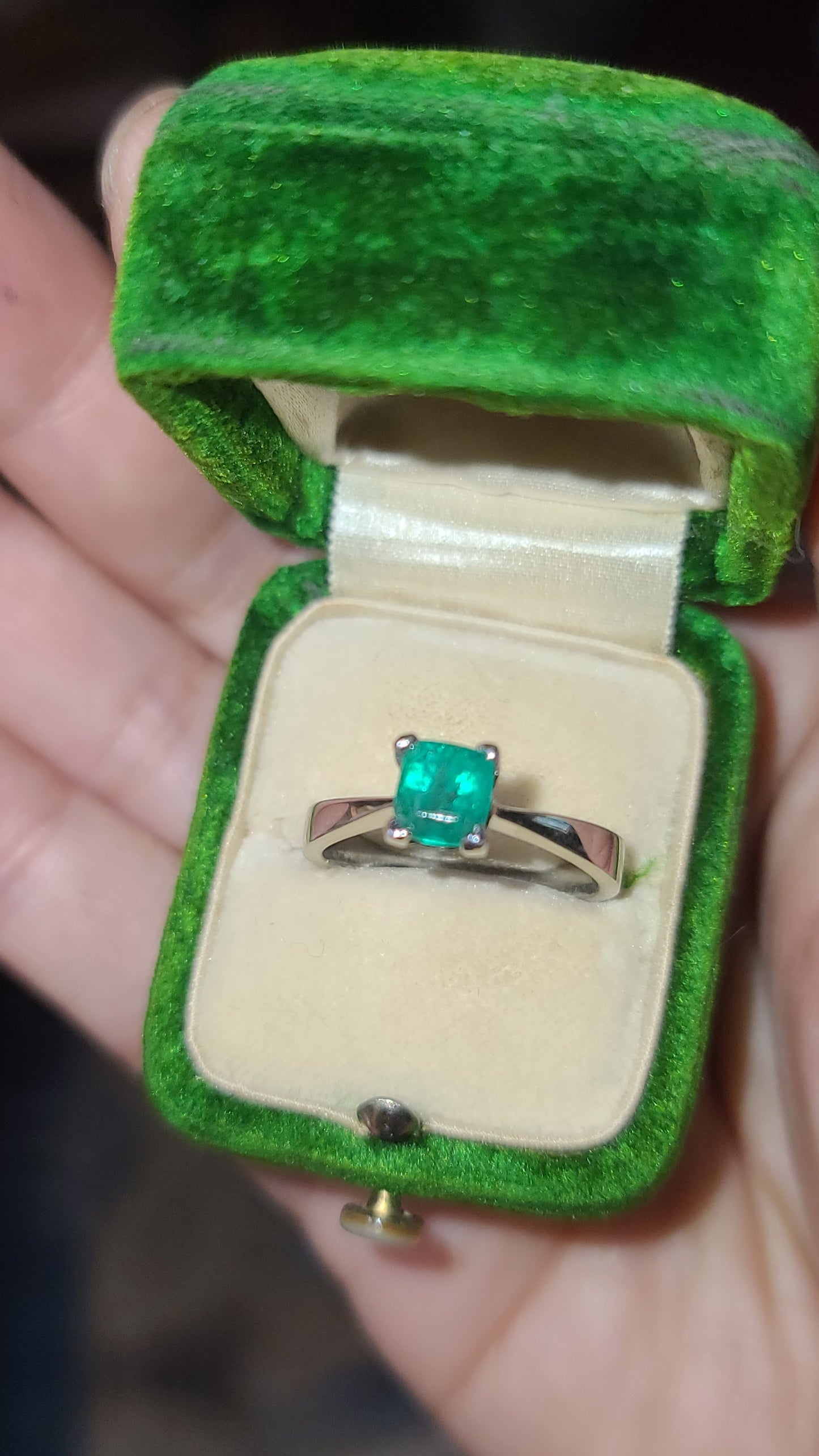 Emerald Solitaire Ring, 14K White Gold, size 7.25 US