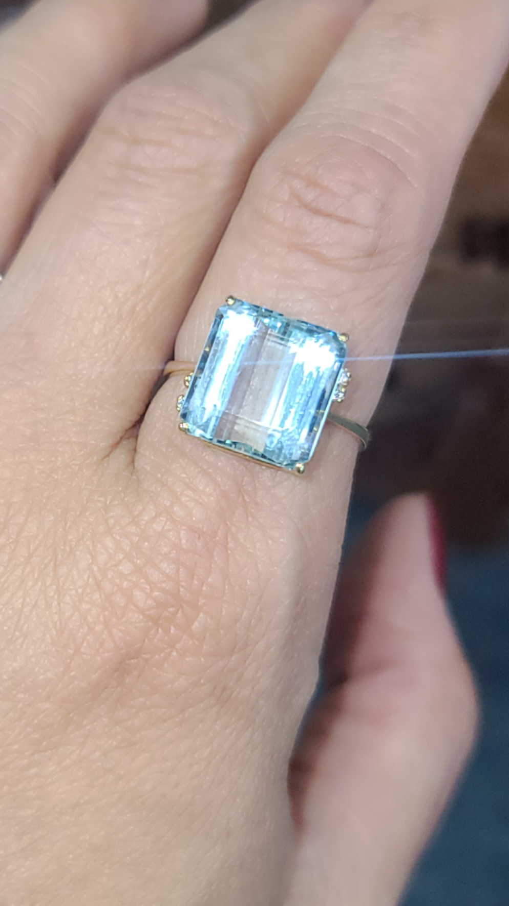 Vintage 18K Yellow Gold Aquamarine Ring, size 8 with adjustable ring sizer
