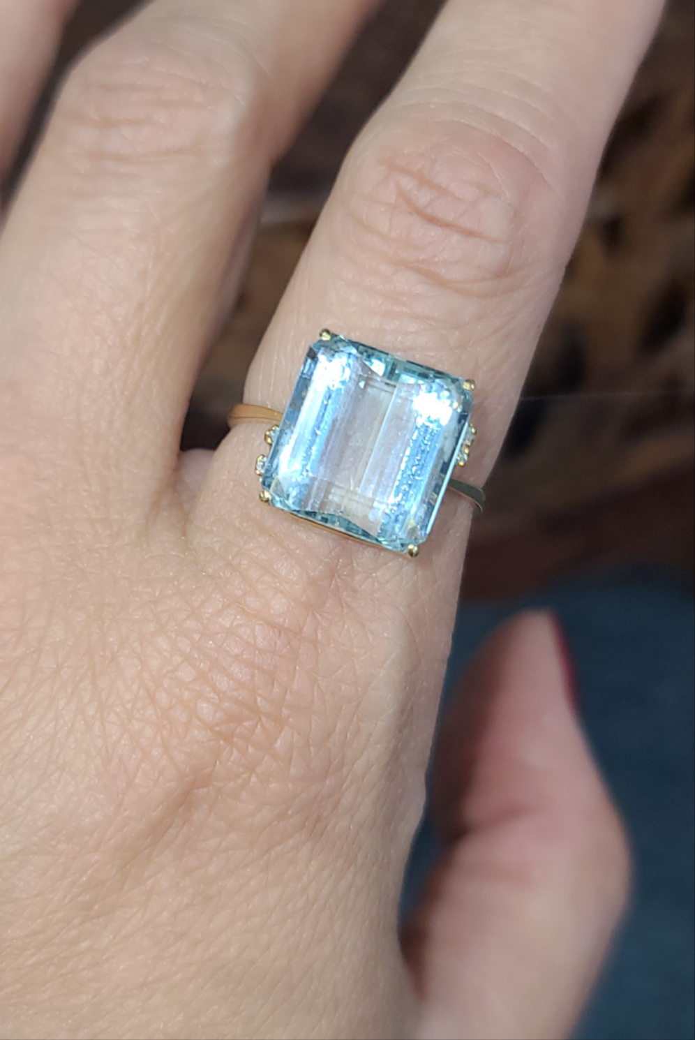 Vintage 18K Yellow Gold Aquamarine Ring, size 8 with adjustable ring sizer