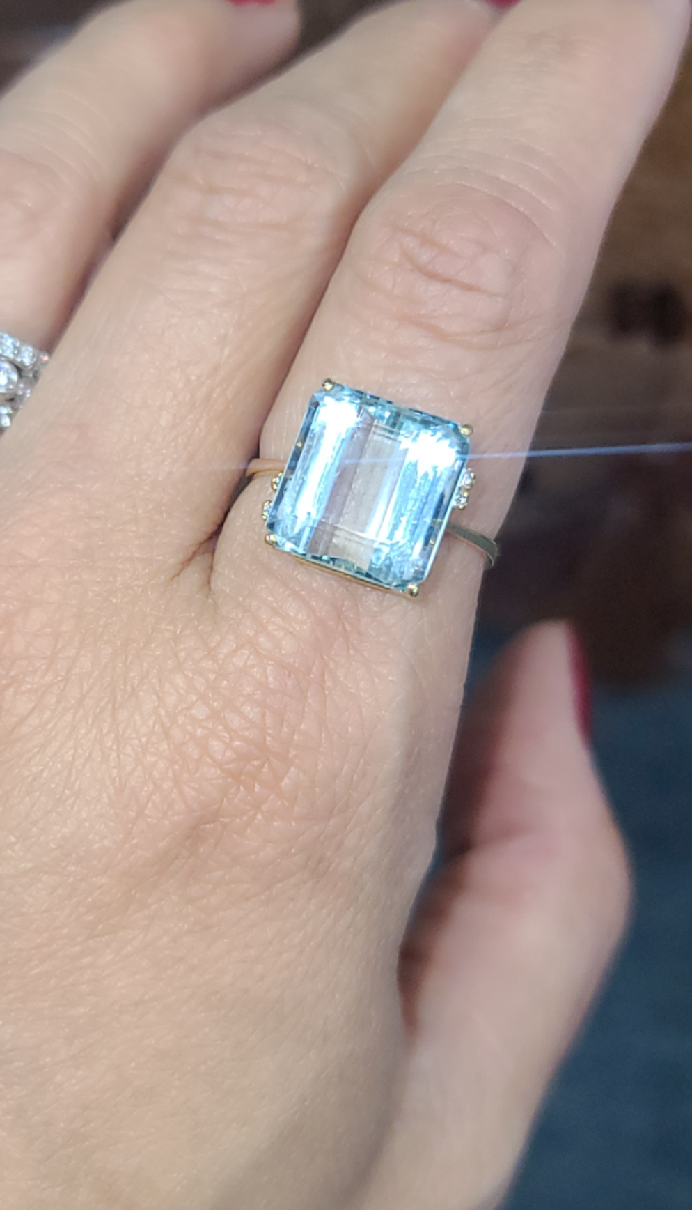 Vintage 18K Yellow Gold Aquamarine Ring, size 8 with adjustable ring sizer