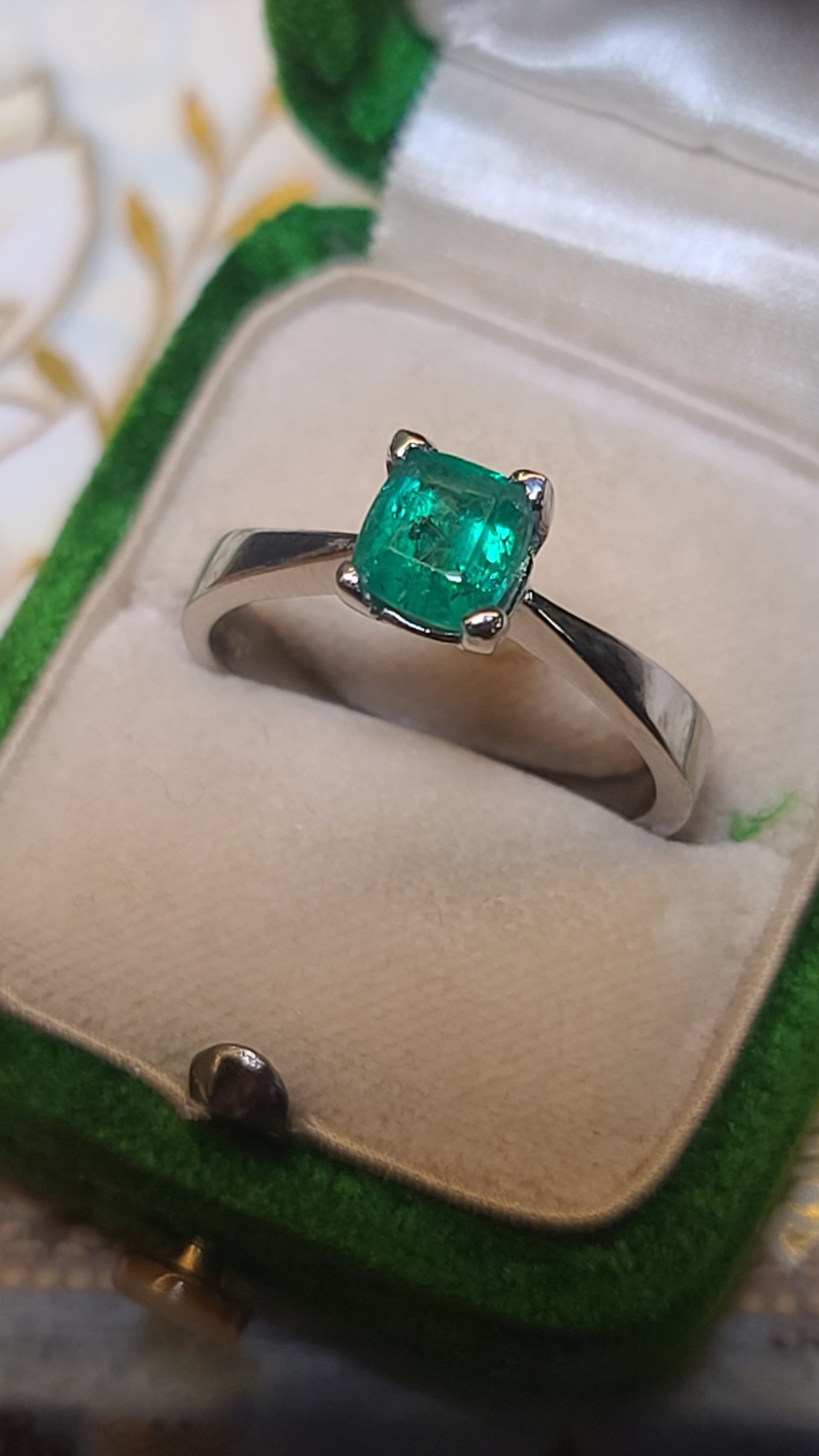 Emerald Solitaire Ring, 14K White Gold, size 7.25 US