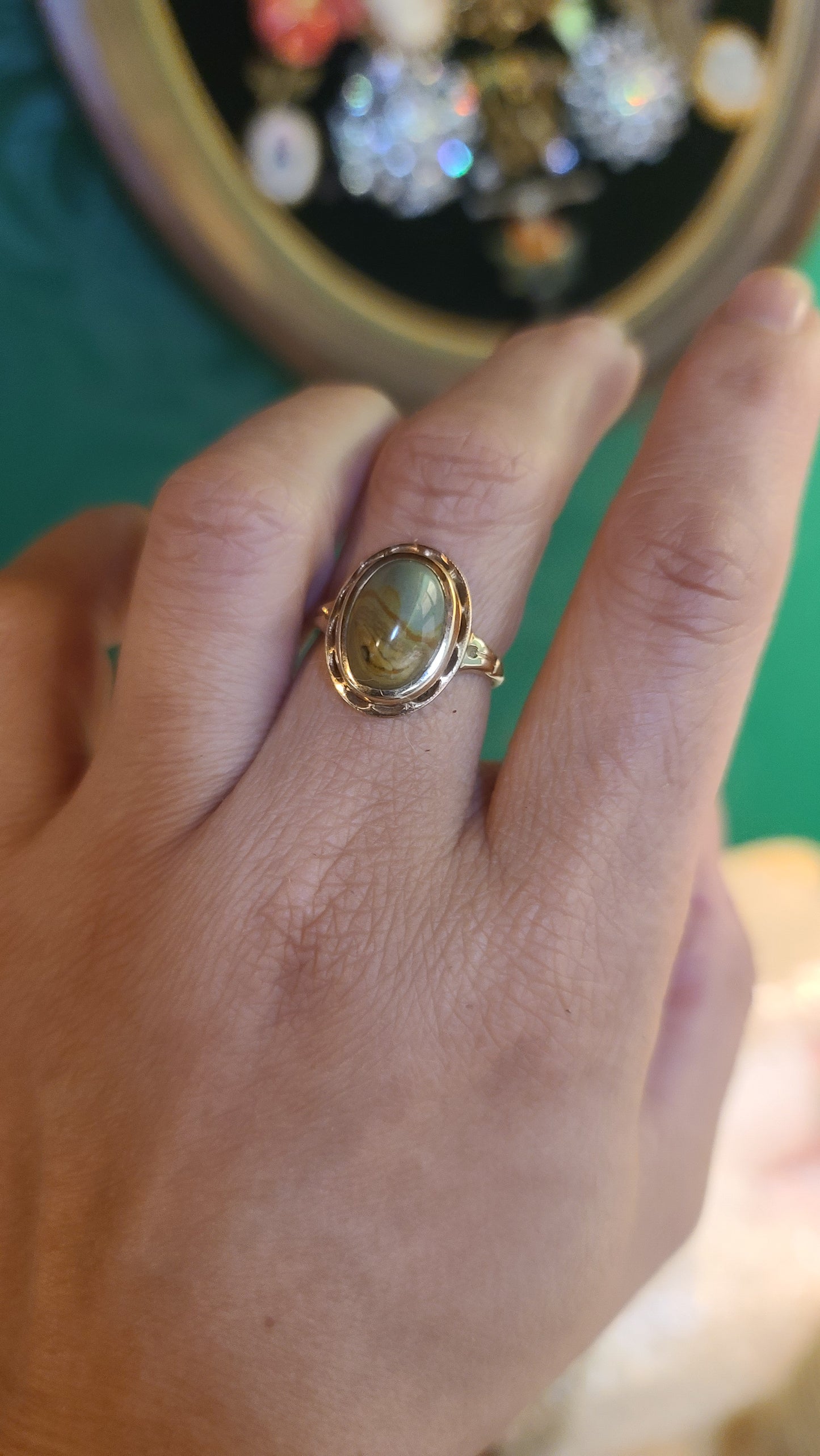 Jasper Cabachon and Gold Vintage Ring, 10K Yellow Gold, Size 8