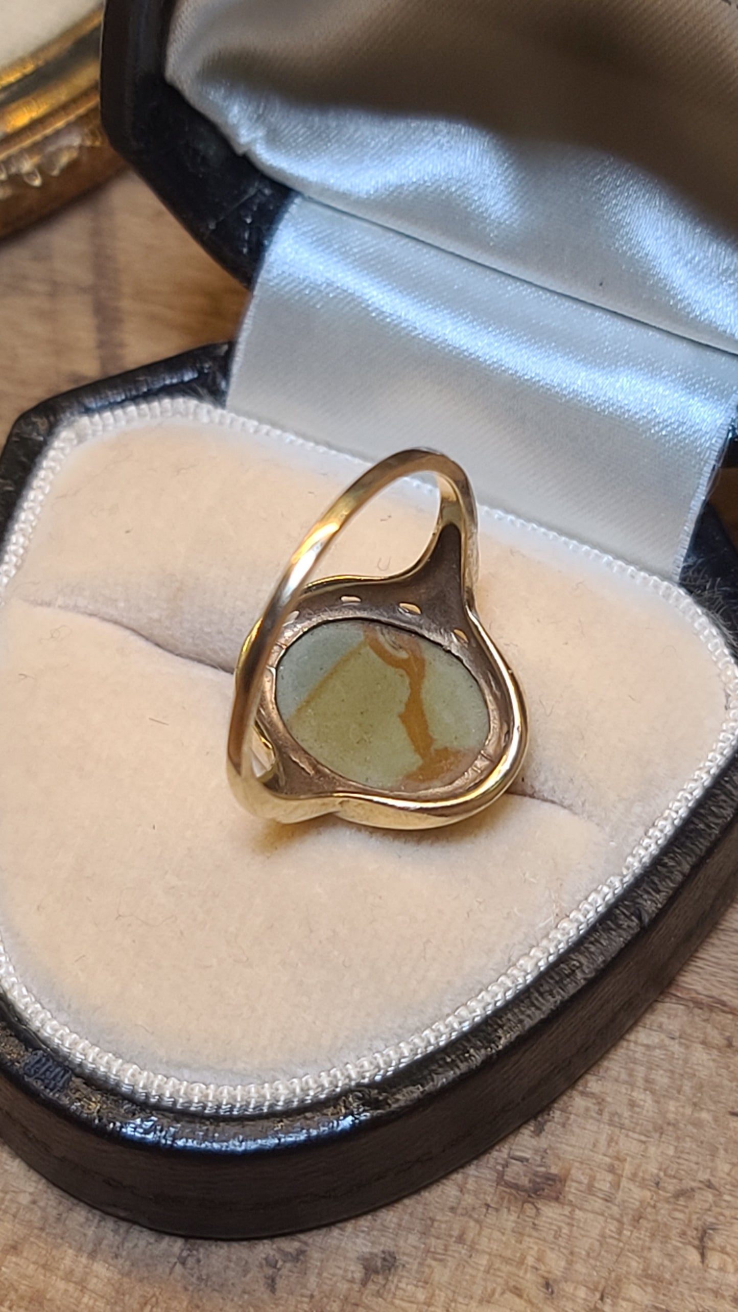 Jasper Cabachon and Gold Vintage Ring, 10K Yellow Gold, Size 8