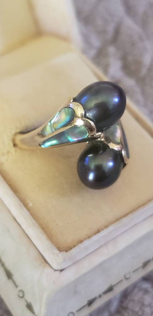 Moi Et Toi Black Chinese Pearl and Abalone Shell Ring, 14k Yellow Gold, size 6.75