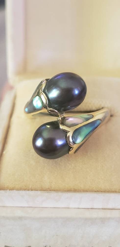Moi Et Toi Black Chinese Pearl and Abalone Shell Ring, 14k Yellow Gold, size 6.75