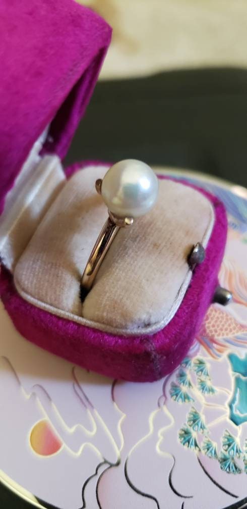 Vintage Saltwater Pearl Solitaire Ring, 10K Yellow Gold, size 6.5 US