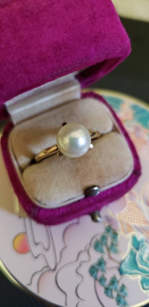 Vintage Saltwater Pearl Solitaire Ring, 10K Yellow Gold, size 6.5 US