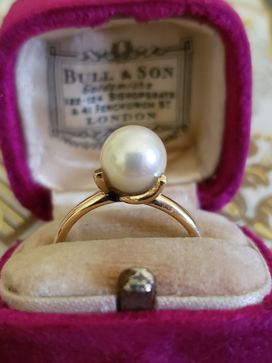 Vintage Saltwater Pearl Solitaire Ring, 10K Yellow Gold, size 6.5 US
