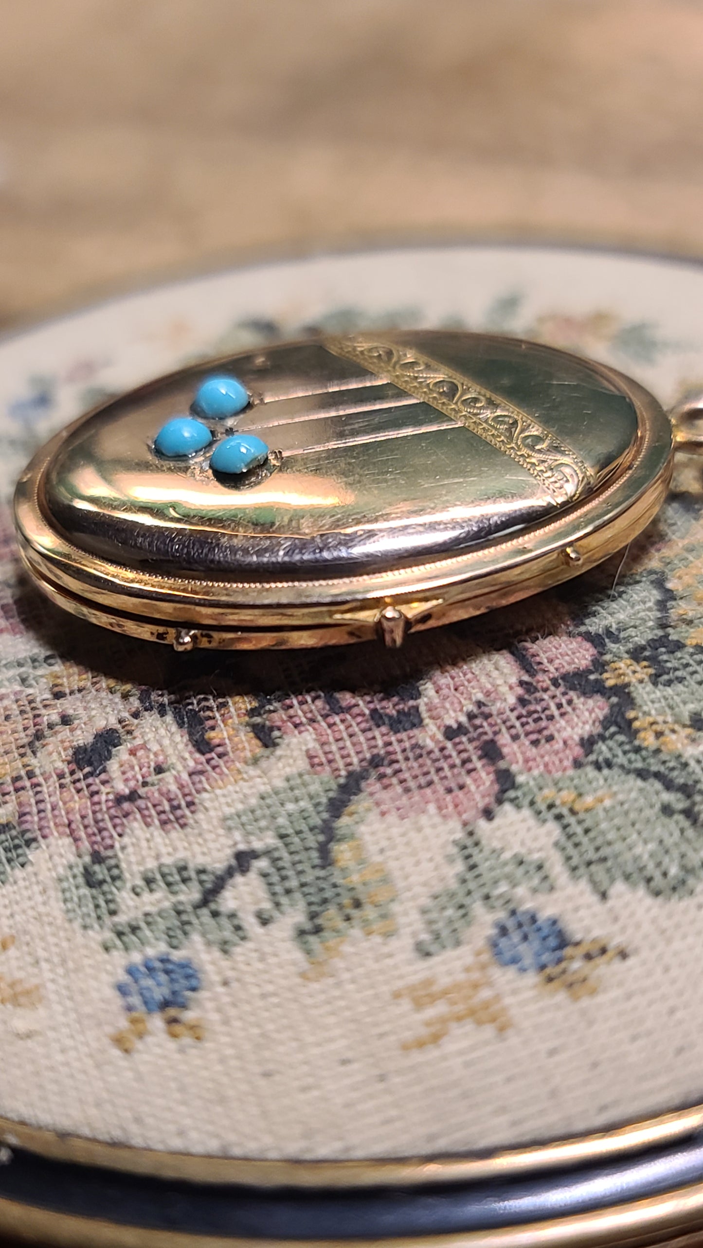 Antique Victorian 14K Gold Locket with Turqouise