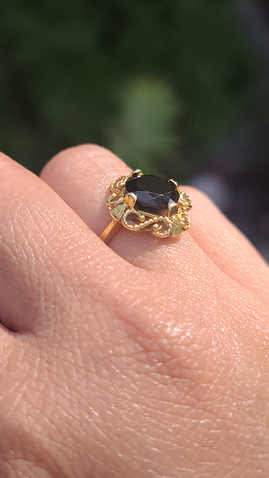 Antique Onyx and 18K Yellow Gold Ring, size 6