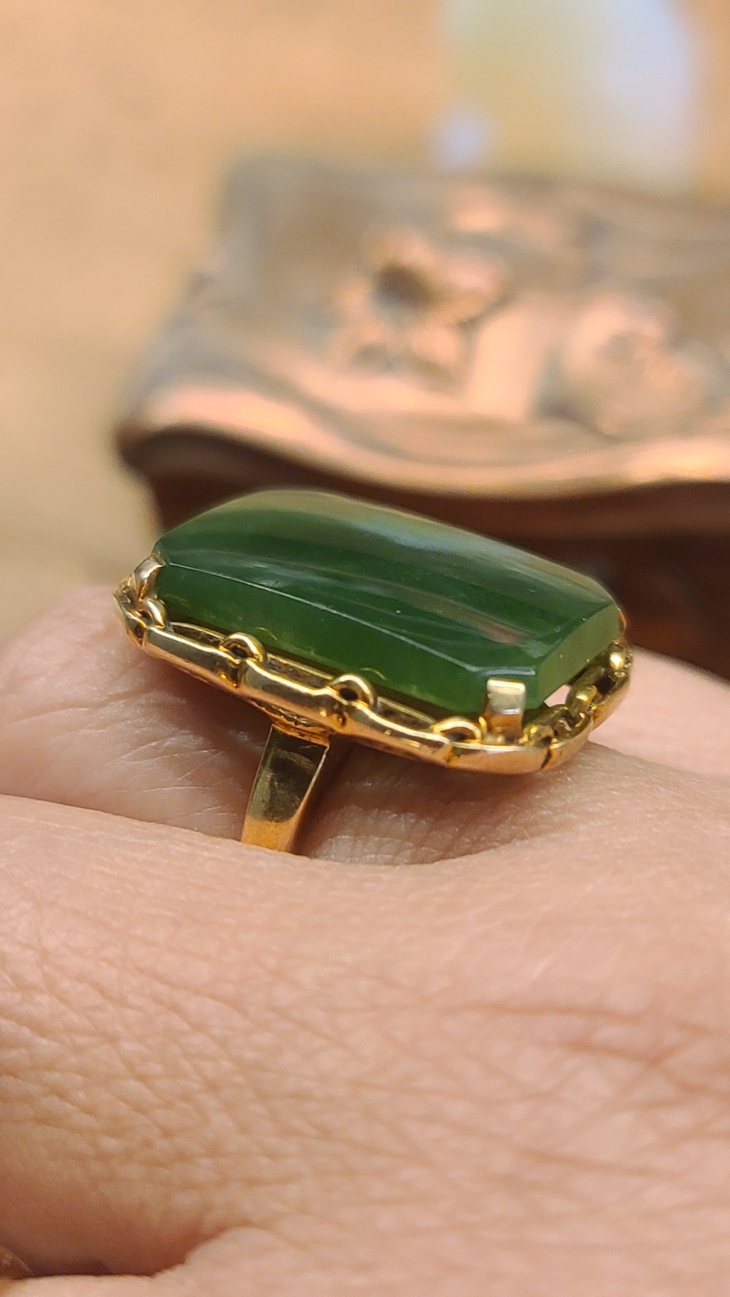 Vintage Estate Jade Ring, 10K Yellow Gold, size 6.75