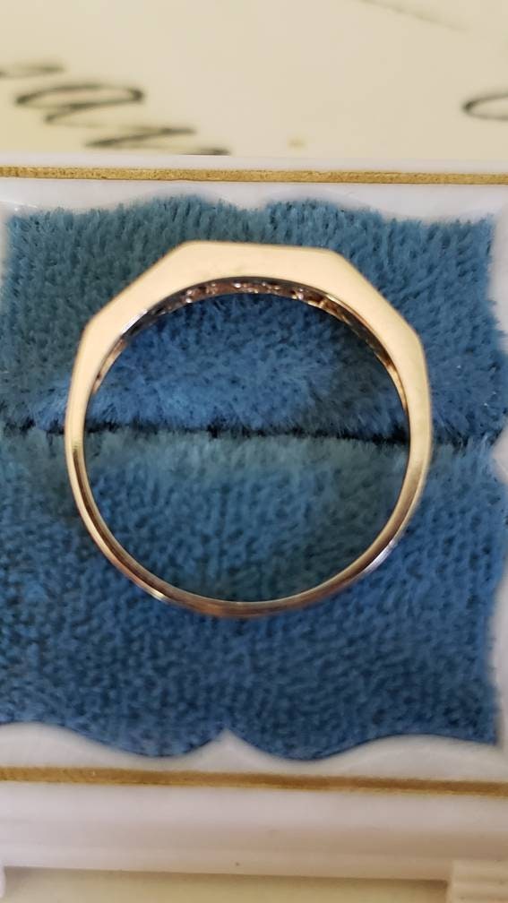 14K Gold Yellow Stone Band Ring, size 7 3/4 US