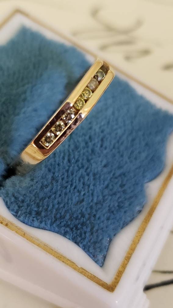 14K Gold Yellow Stone Band Ring, size 7 3/4 US