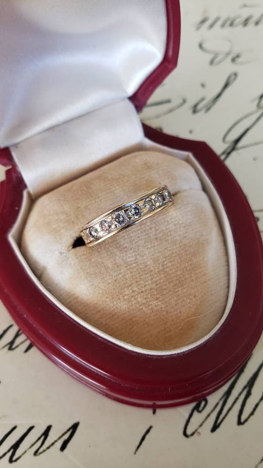 Exquisite Brand 14K Yellow Gold Vintage Diamond Band Ring, Wedding Band, Stack Ring, size 6.0- 6.5 US
